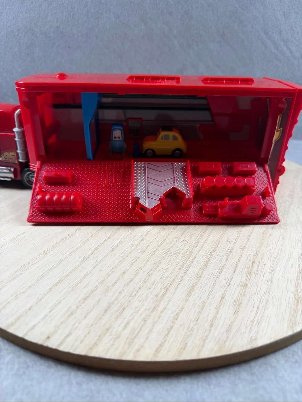 Disney/Pixar Cars 3 Traveling Mack vehicle and play set